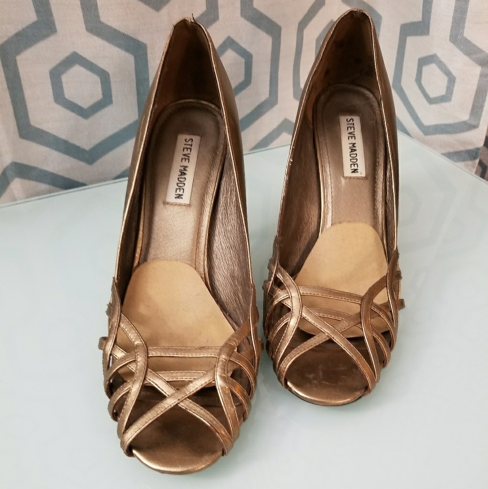 Steve Madden Donatela gold heels